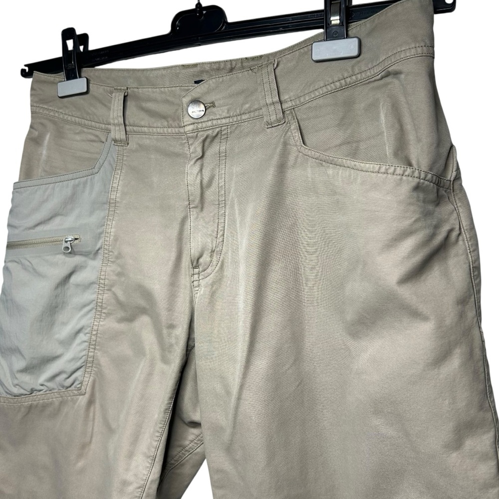 Arc'teryx Adventus Cargo Shorts Tan Beige Hiking Technical Utility Mens 34 - Picture 5 of 13